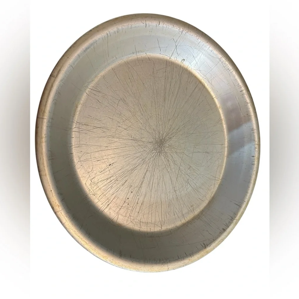 Vintage Wear-Ever Aluminum Cake/Pie Pan #2846 10” Round